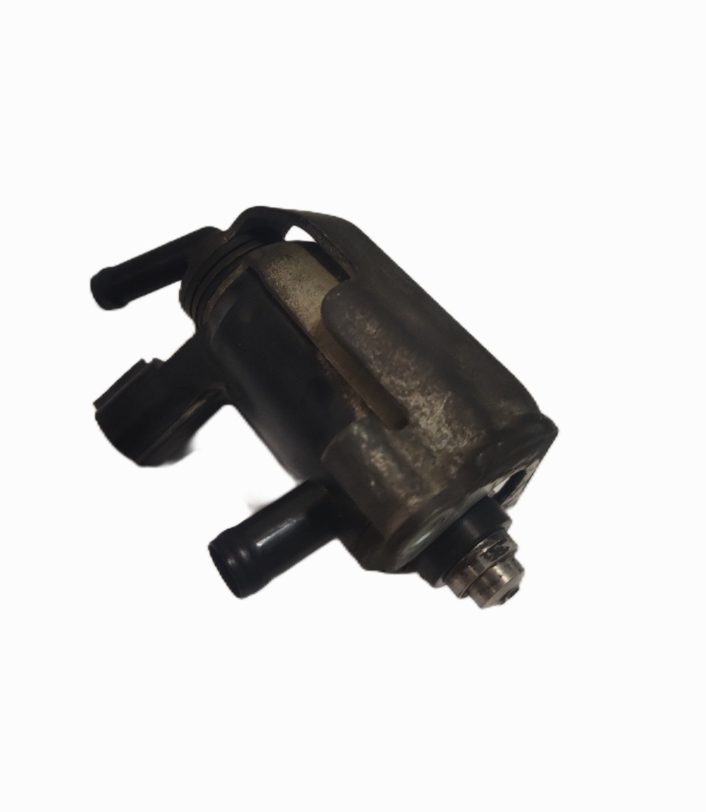 پمپ بنزین سوزوکی لتس۴ ( استوک)