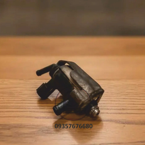 پمپ بنزین پاکشتی سوزوکی لتس۴ ( استوک)